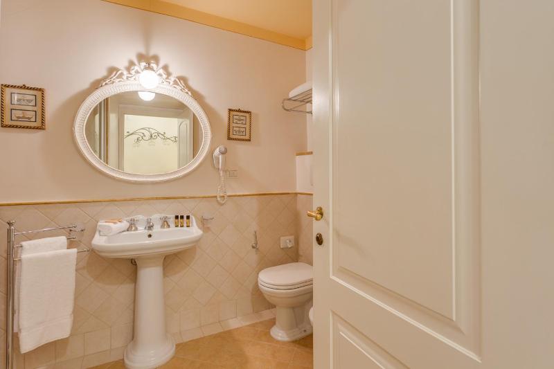 Junior Suite image 2