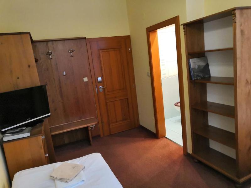 Twin Room image 1