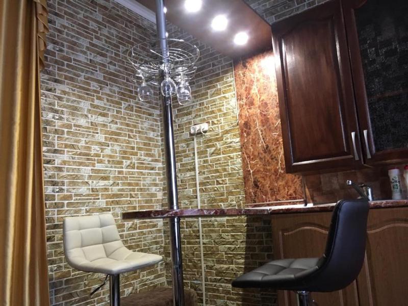 One-Bedroom Apartment image 3