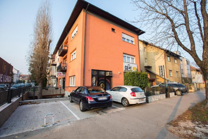 One-Bedroom Apartment image 3
