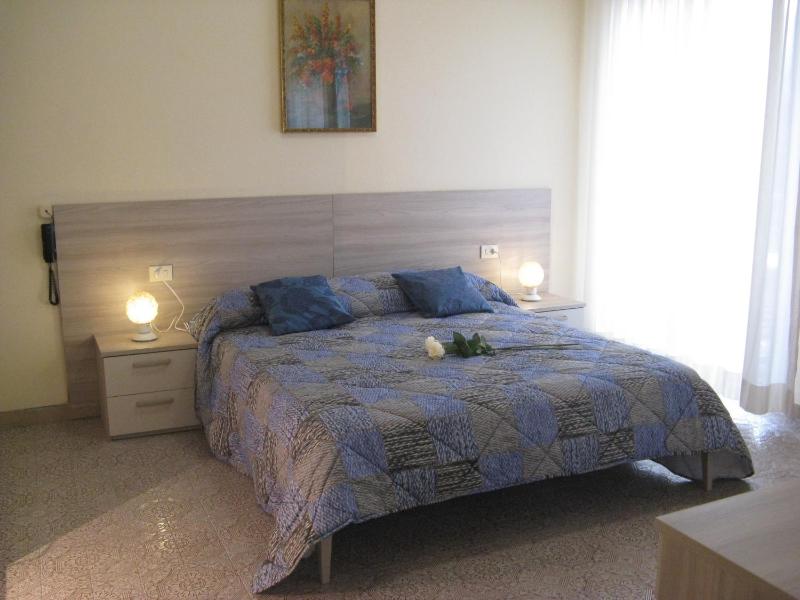 Superior Triple Room image 3