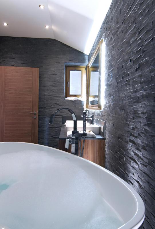 Deluxe Chalet image 2