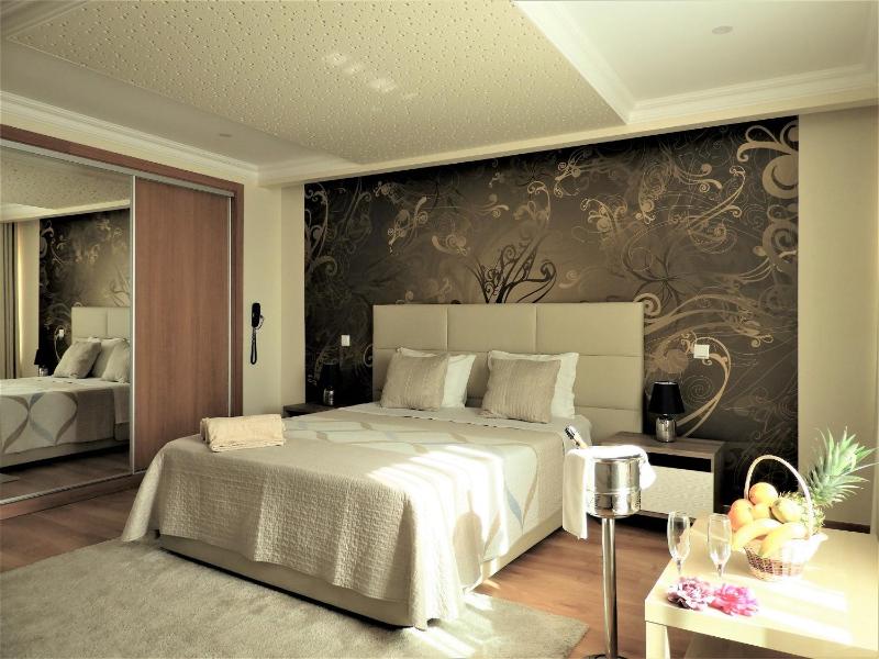 Superior Suite image 4