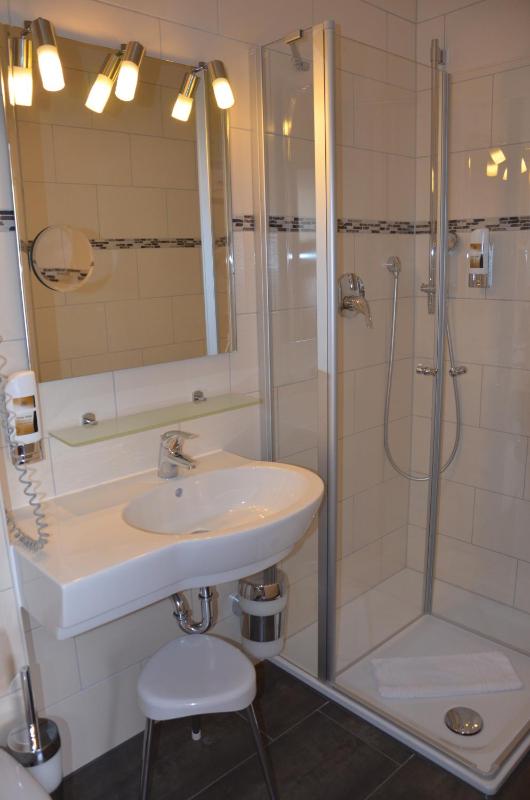 Double Room with Balcony image 4