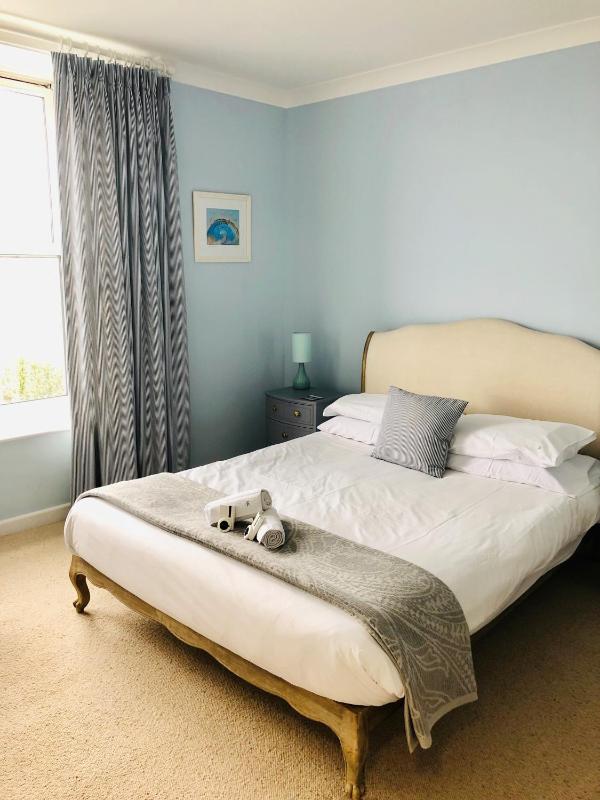 Deluxe Double Room with Sea View image 2