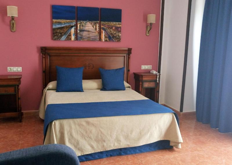 Double or Twin Room with Side Sea View image 1