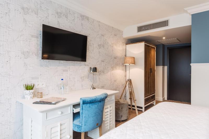 Hotel Cocoon - image 46