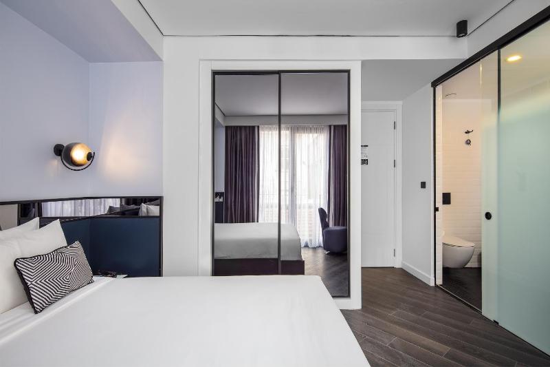 Superior Double Room image 4