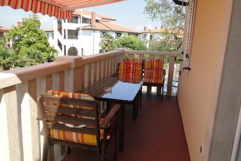 Studio Apartment with Balcony image 2
