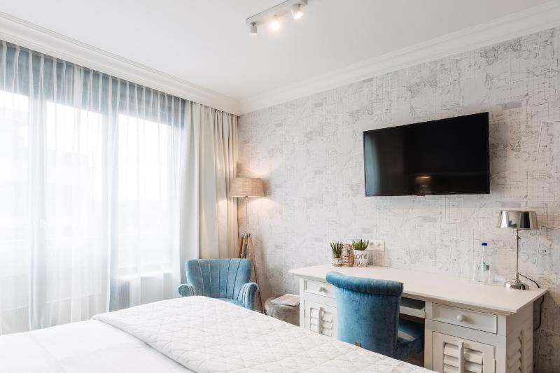 Hotel Cocoon - image 11