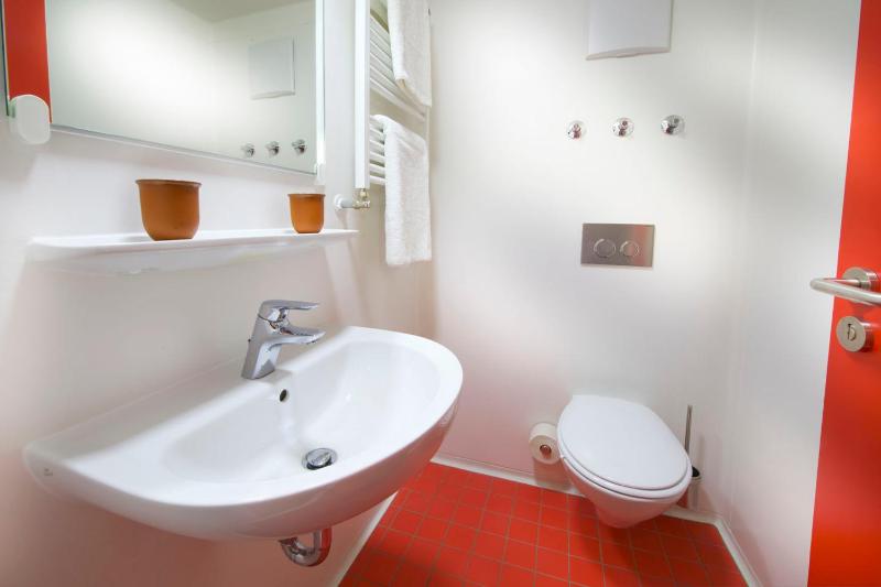 Single Room image 2