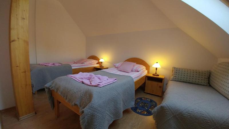 Deluxe Double Room (2 Adults + 1 Child) image 4