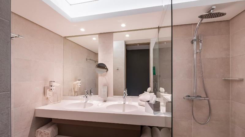 King Suite image 2