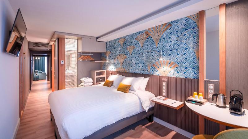 King Suite with Sofa Bed image 1
