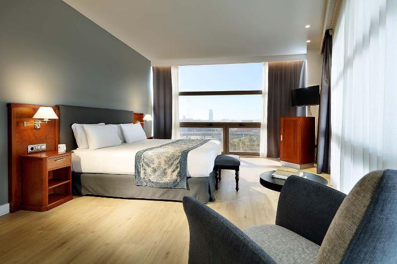 Twin Room image 3