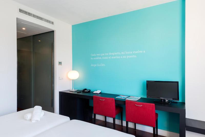 Double or Twin Room image 3