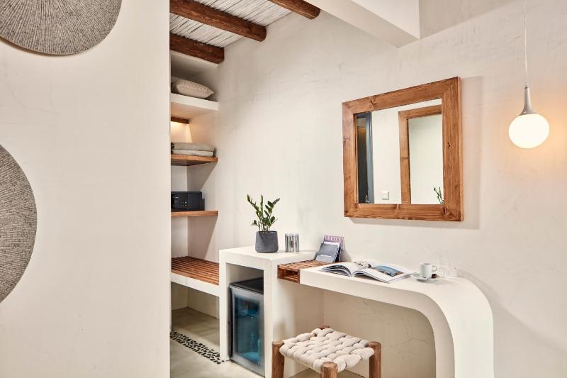 Superior Double Room image 3