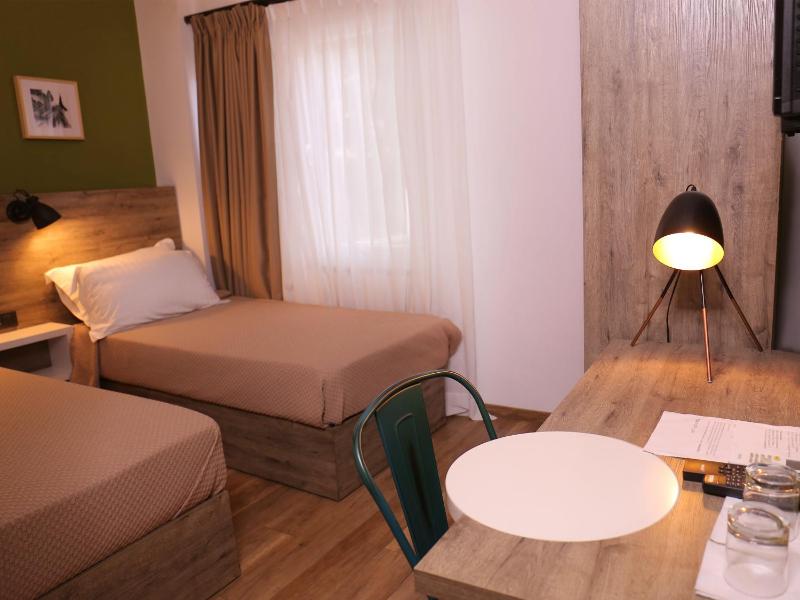 Twin Room image 1