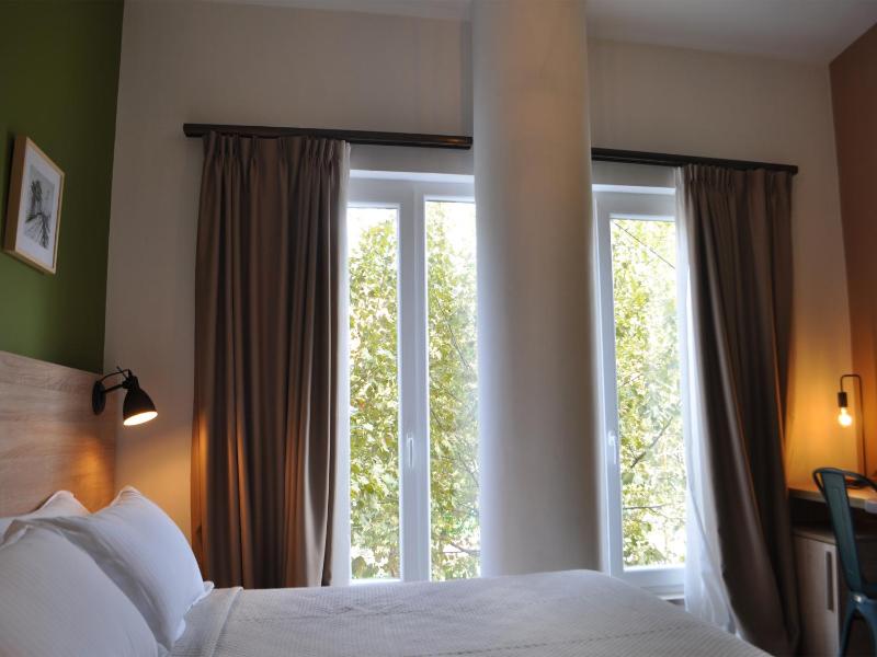 Double Room image 2