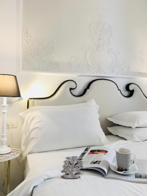 Superior Double Room image 4