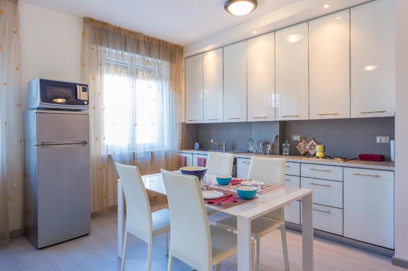 One-Bedroom Apartment image 2