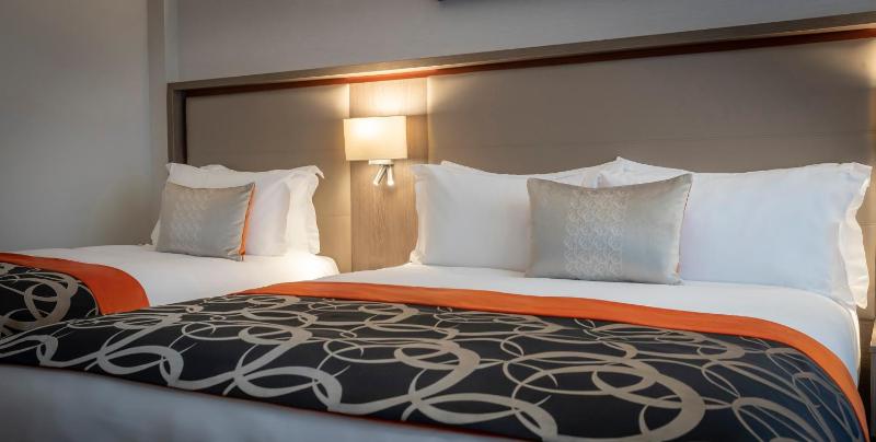 Deluxe Double & Single Room image 3