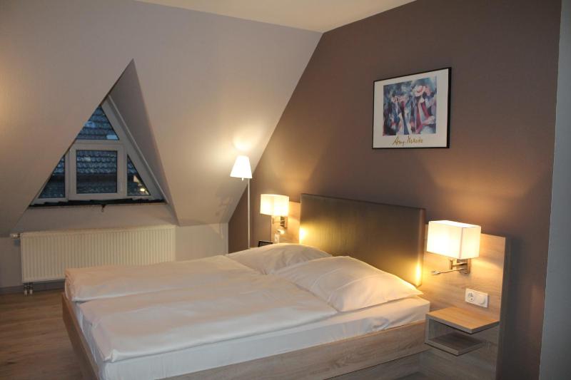 Double Room image 3