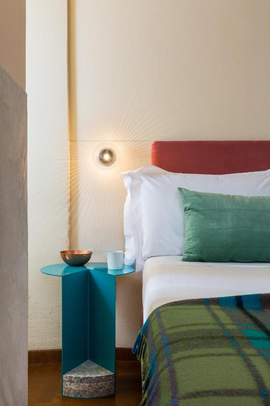 Small Double Room image 2