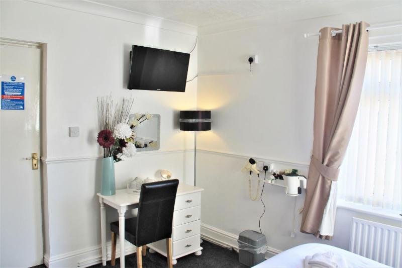 Serena Court Hotel - image 13