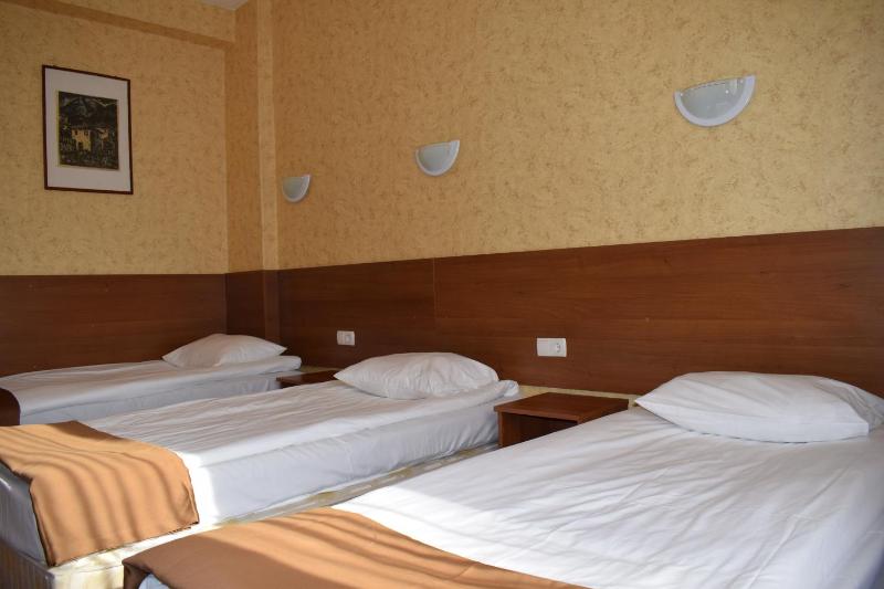 Triple Room image 3