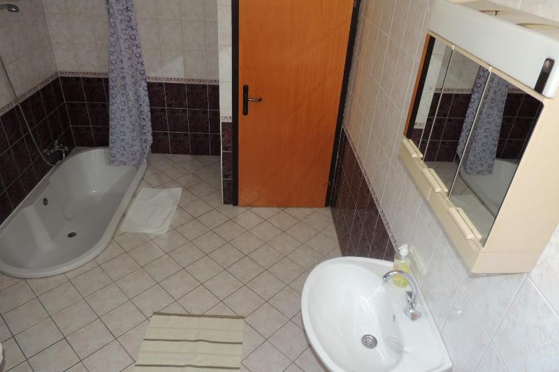 Two-Bedroom Apartment (4 Adults) image 3