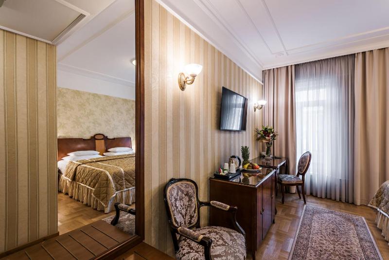 Standard Double Room with free Spa Access  image 4