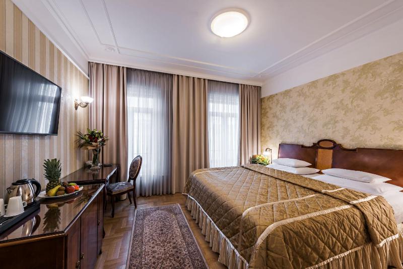 Standard Double Room with free Spa Access  image 1