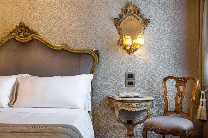 Superior Double or Twin Room with Panoramic View image 3