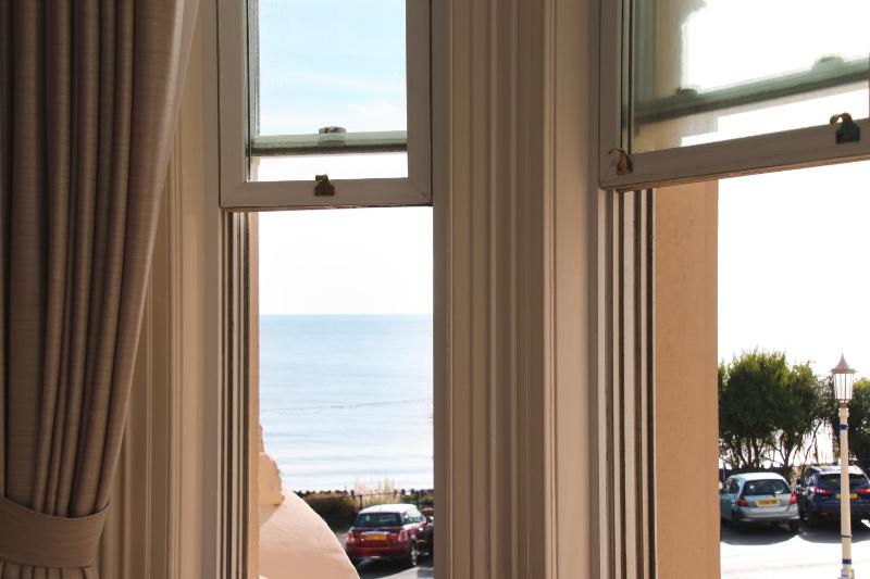 Executive Room with Partial Sea View image 3
