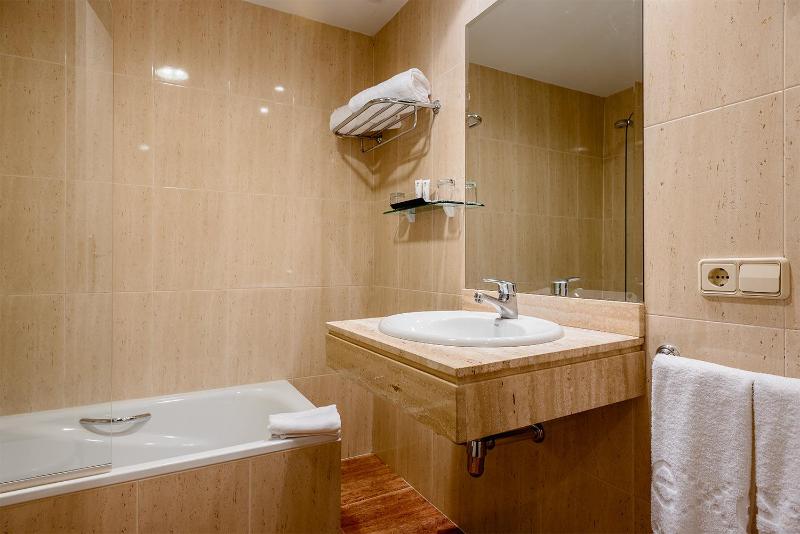 Family Double Room image 4