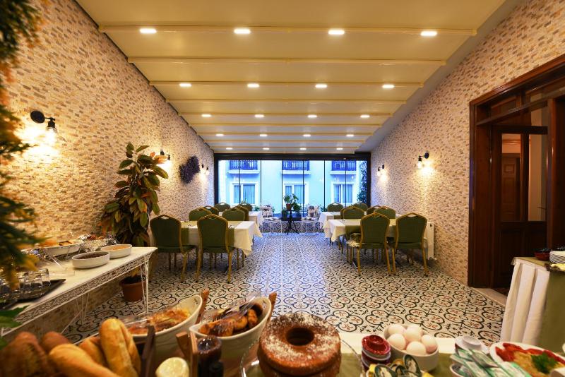 Elyka Hotel - image 2