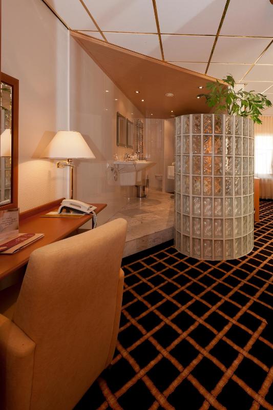 Superior Double Room image 2