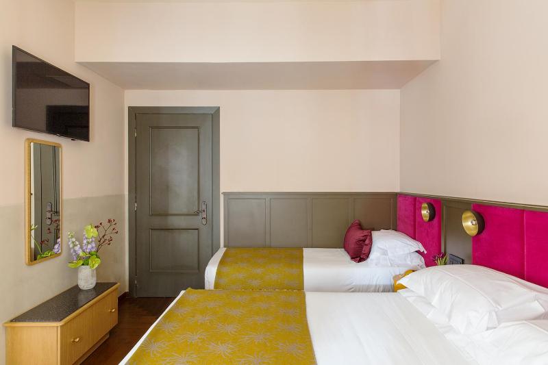 Small Triple Room image 2