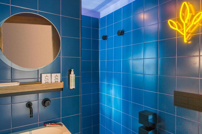 Small Double Room image 3