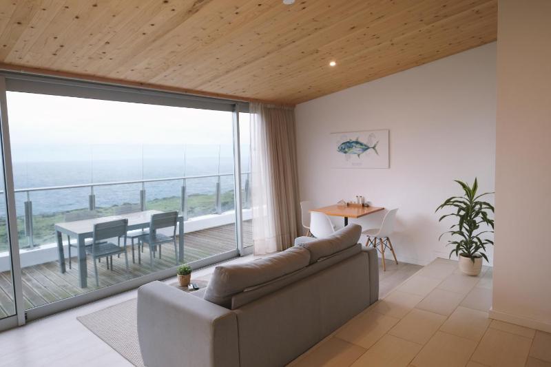 Superior Double Room with Sea View image 3