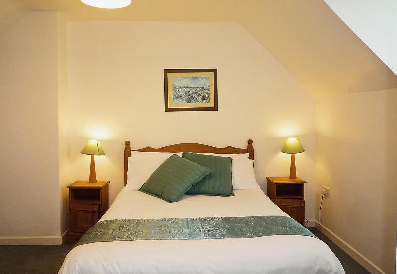Three-Bedroom House image 4