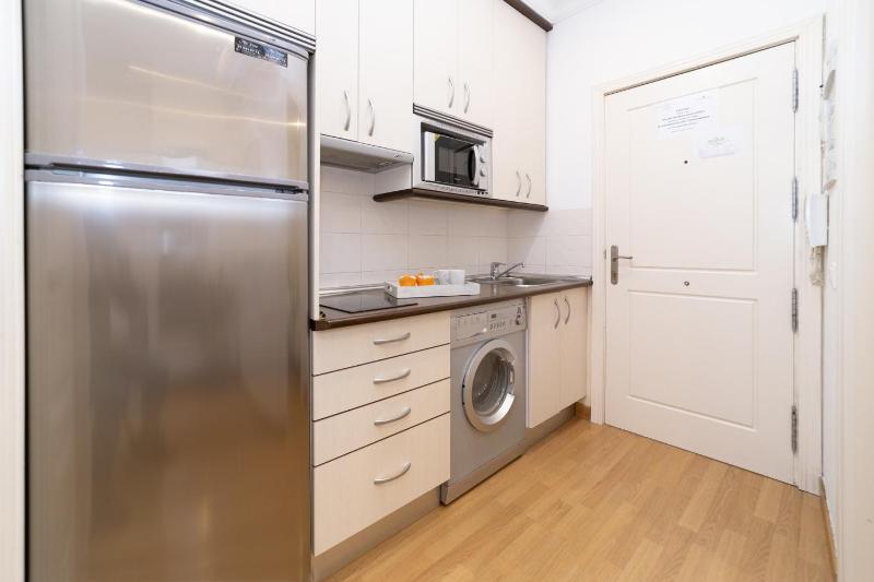 Apartamentos Gran Via - image 9