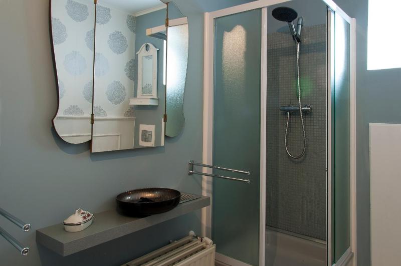 Standard Double Room image 2