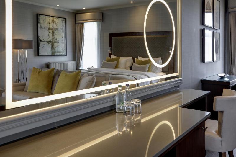 King Suite image 2