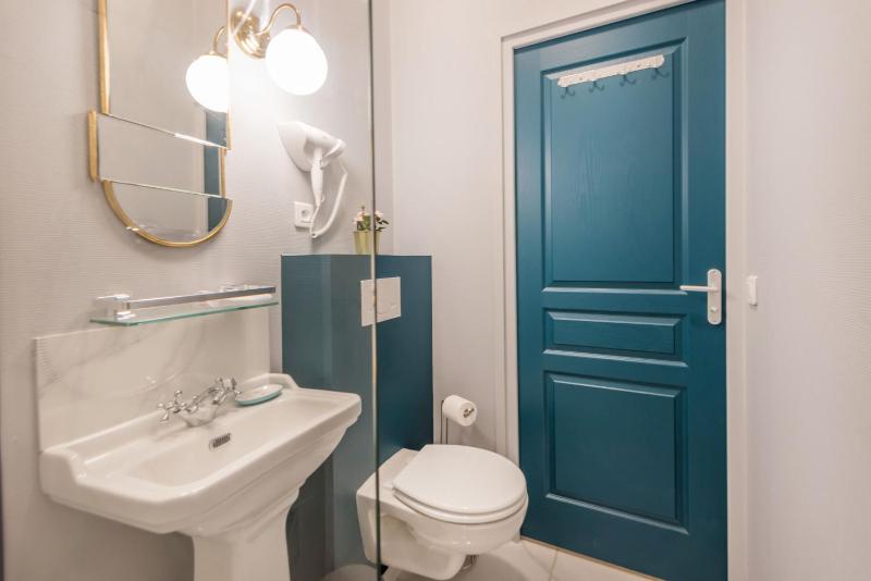 Two-Room Apartment image 3