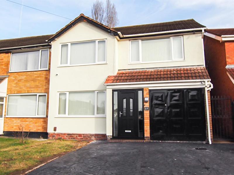 Four-Bedroom House image 2