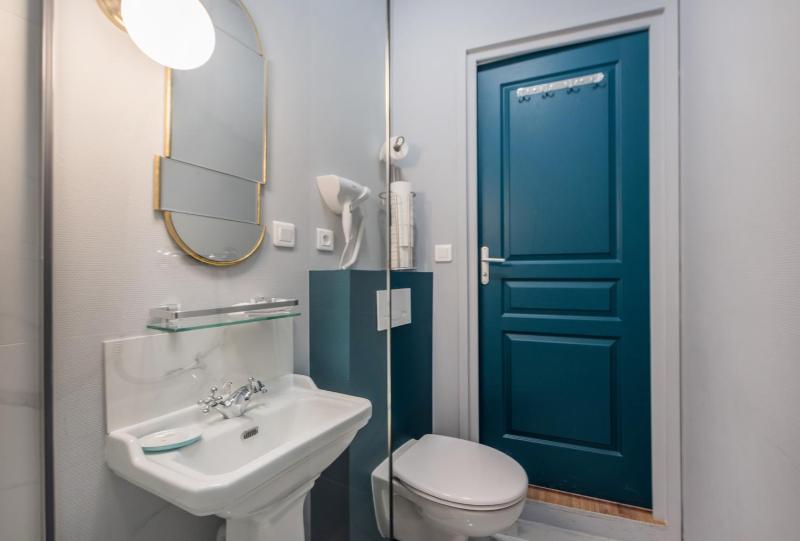Two-Room Apartment image 4