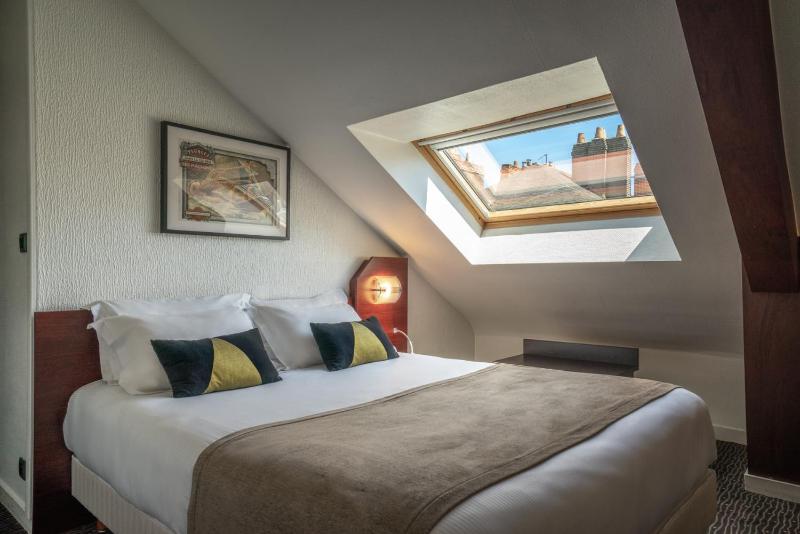 Attic Double Room image 1