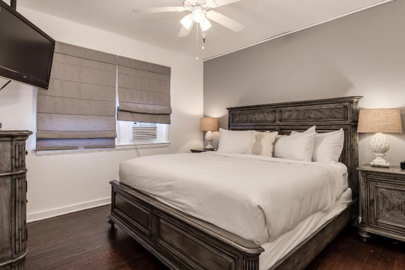 Executive King Suite image 4